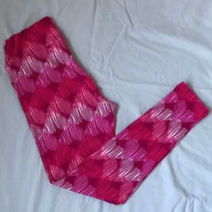 LAST CHANCE 💗❤️ LULAROE Pink White Heart Legging